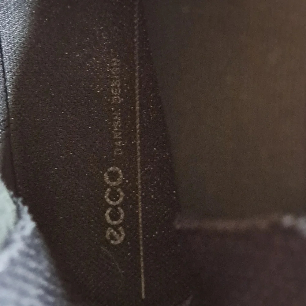 ECCO Womens Black Suede Platform Sneaker Ankle Boot‎ Slip-On Elastic Sides 9-9.5